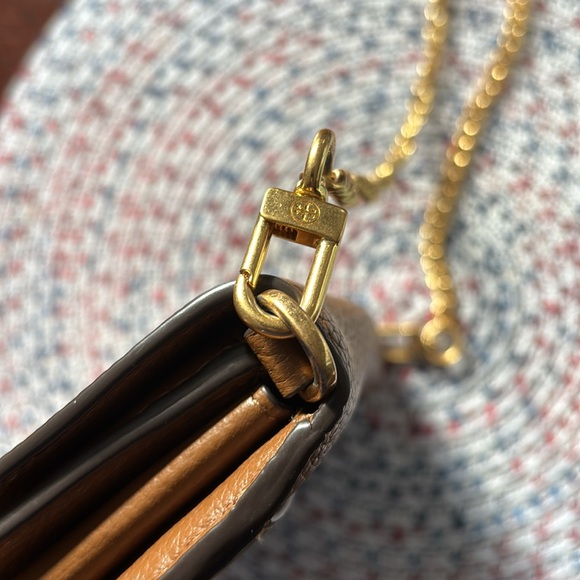 Tory Burch tan leather crossbody - Picture 4 of 10